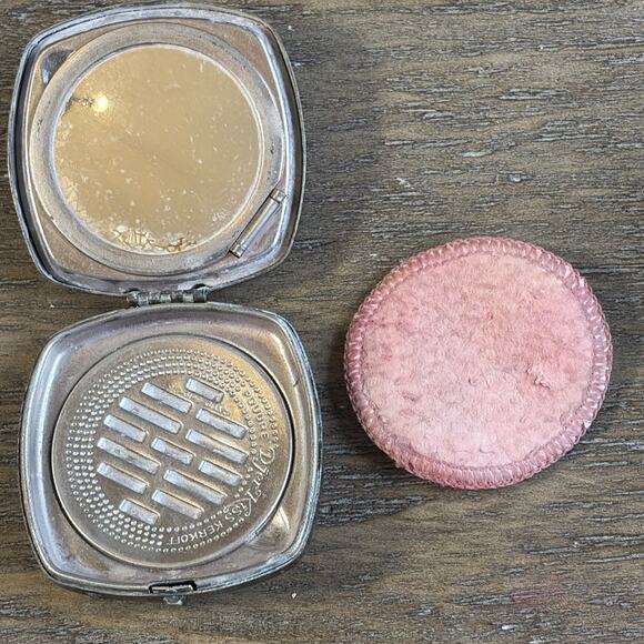 Djer-Kiss Powder Compact Vanity Case Kissing Fairies Art Nouveau 1917-1925 - Picture 8 of 16